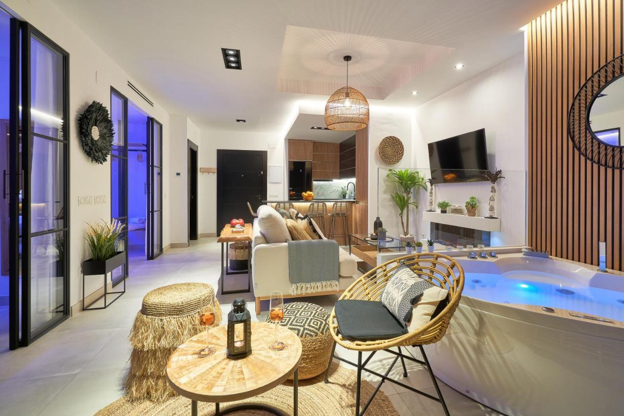 Pura Vida Luxury Apartment With Jacuzzi ตอร์เรโมลิโนส ภายนอก รูปภาพ